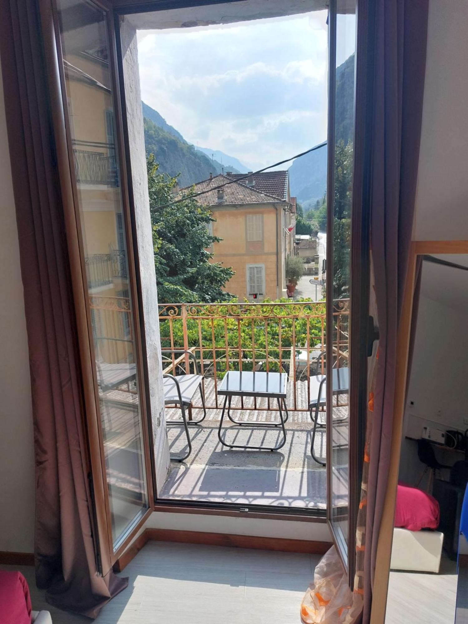 Studio Meuble Au Pied Du Mercantour Fontan Екстериор снимка